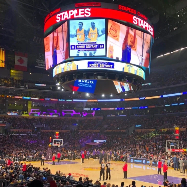 Roarの解き鳴る：スタジアムLEDディスプレイ卓球スタジアムとホッケーエリアを変換する